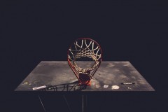 欧洲绿茵烽火连天，豪门悲喜交织，新秩序在波澜中孕育